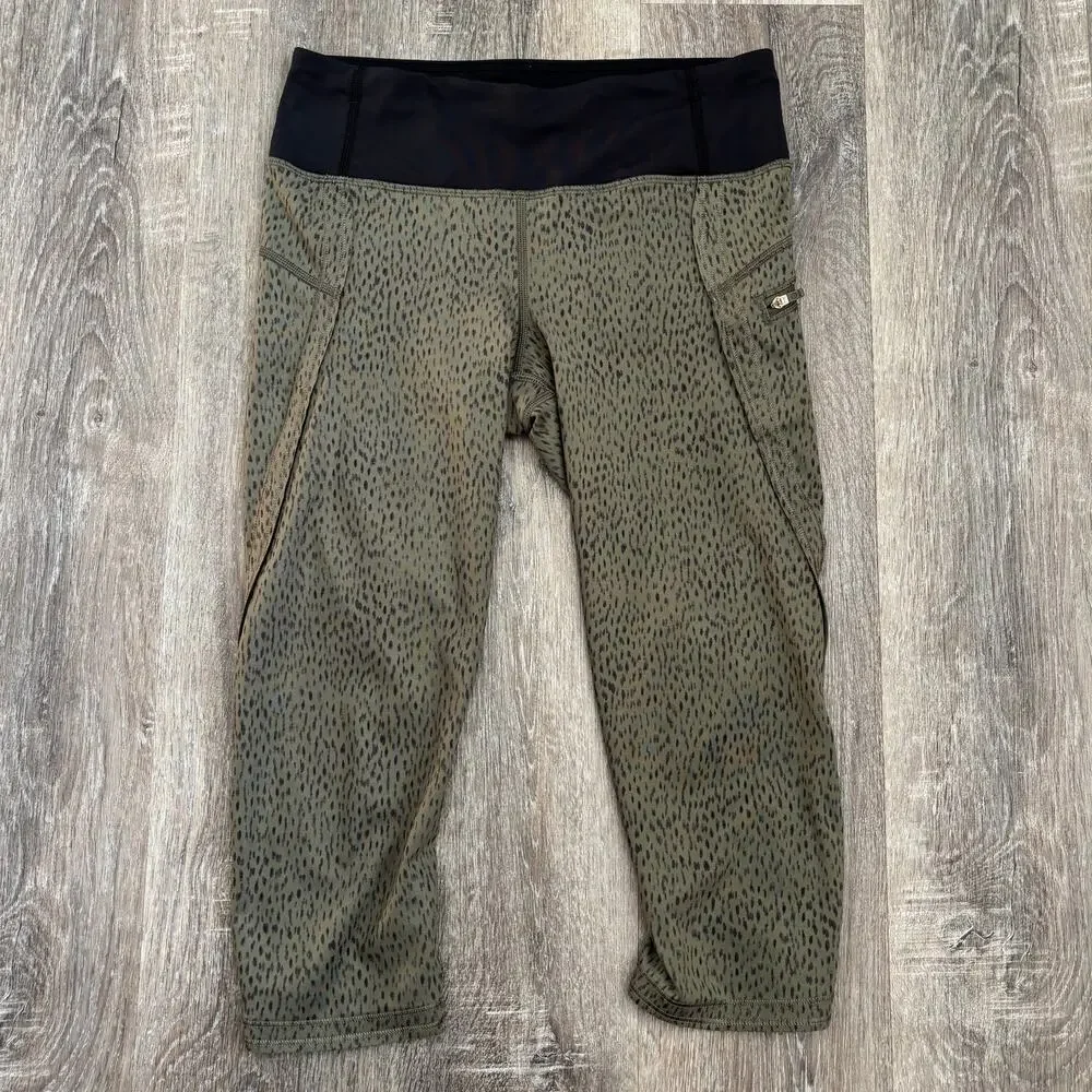 Lululemon Run: Top Speed Crop Dottie Dash Fatigue Green Black / Black - Size: 4